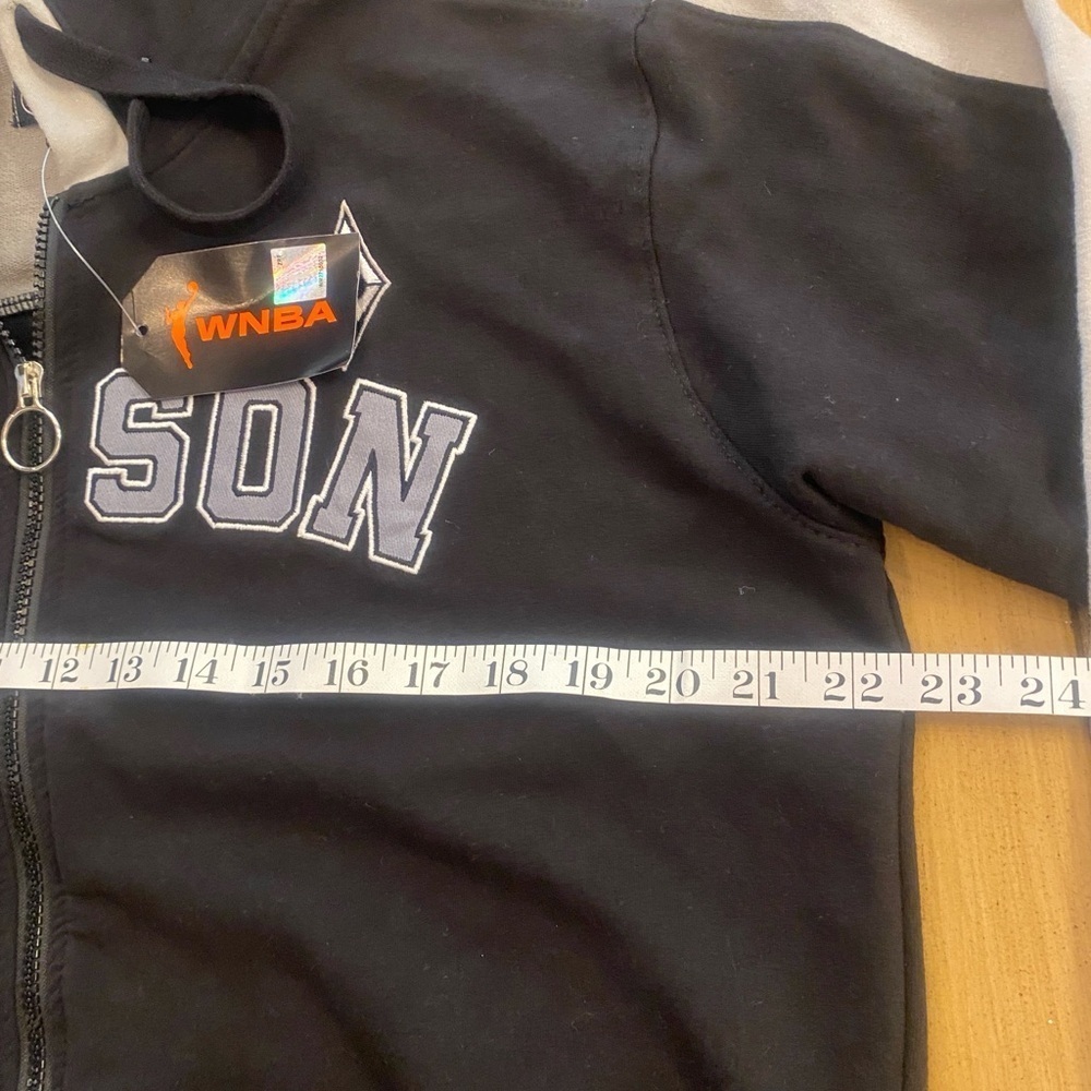 A’ja Wilson #22 WNBA Hoodie Zip Up Sweatshirt New Size Medium - Picture 6 of 14